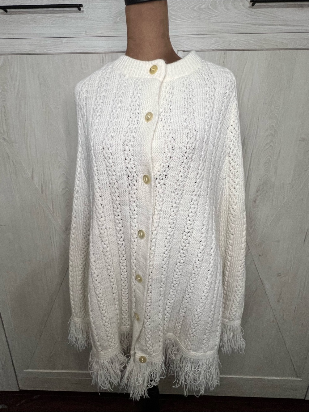 Vtg 70s Chris Ann Originals Cream Knit Fringe Poncho Cape Arm Slits OS
